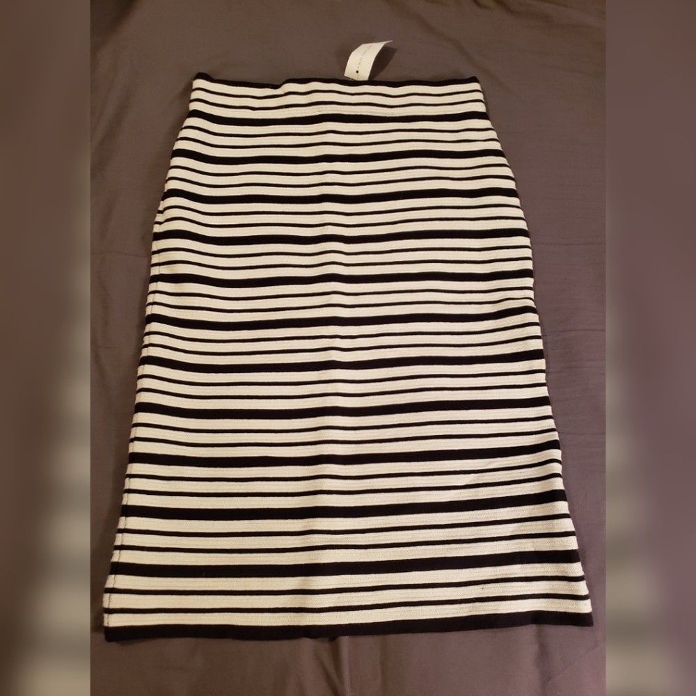 Ann Taylor navy white stretchy fitted skirt